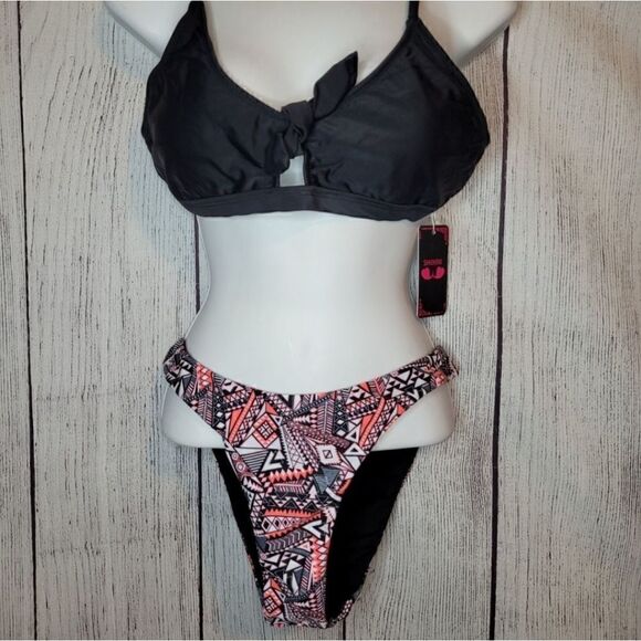 Women's Bikini Tie Front Cutout Swimsuit Medium - Picture 1 of 6